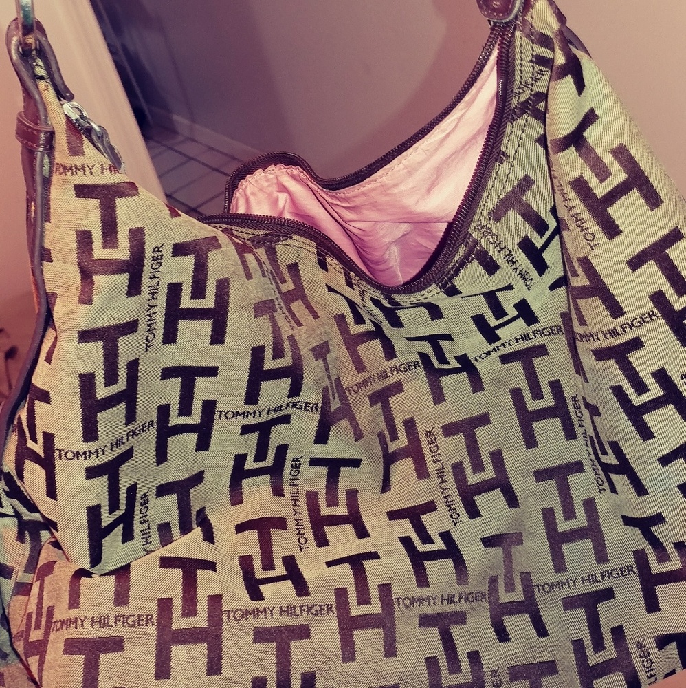 Tommy Hilfiger purse